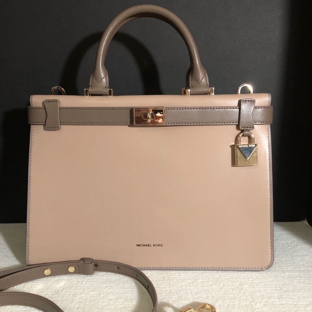 🔅Michael Kors Belted Bag🔅